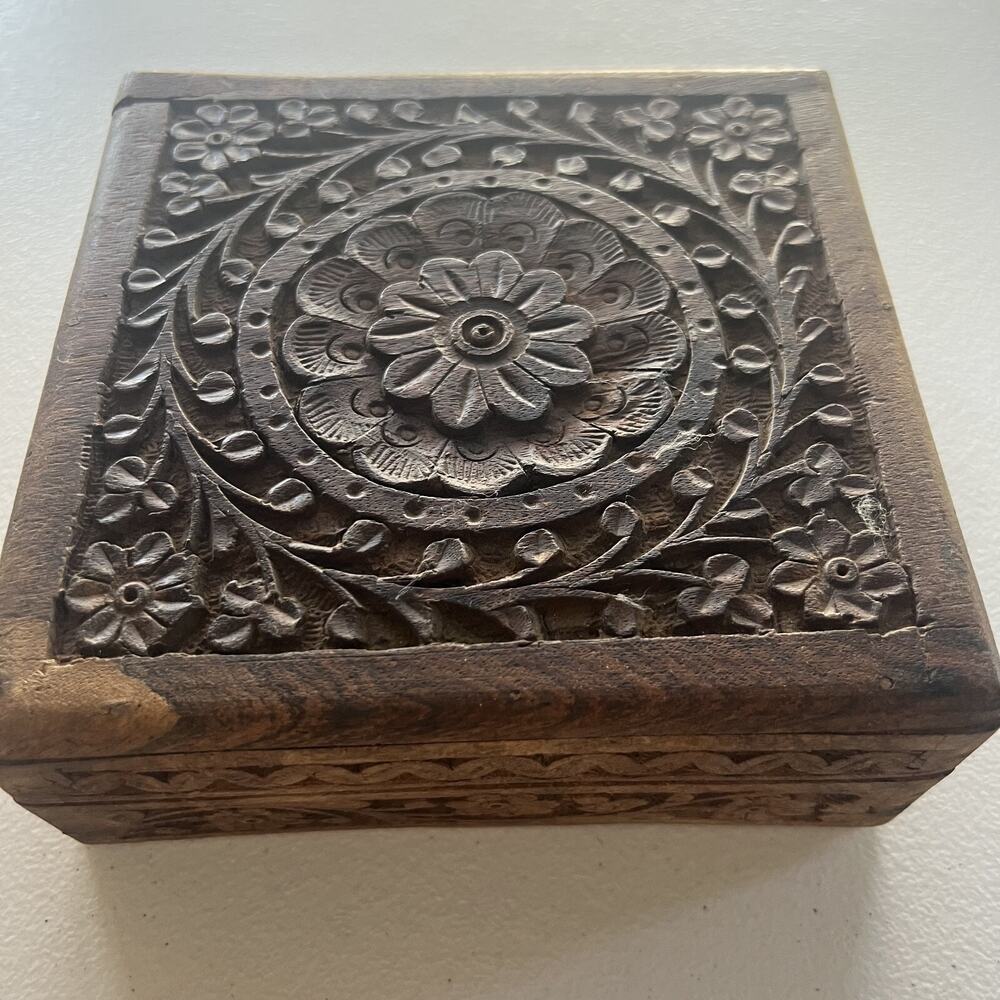 Vintage Hand Carved Wood Jewelry Trinket Box India Hinged Top 6 x 5.5 x 2.5 In